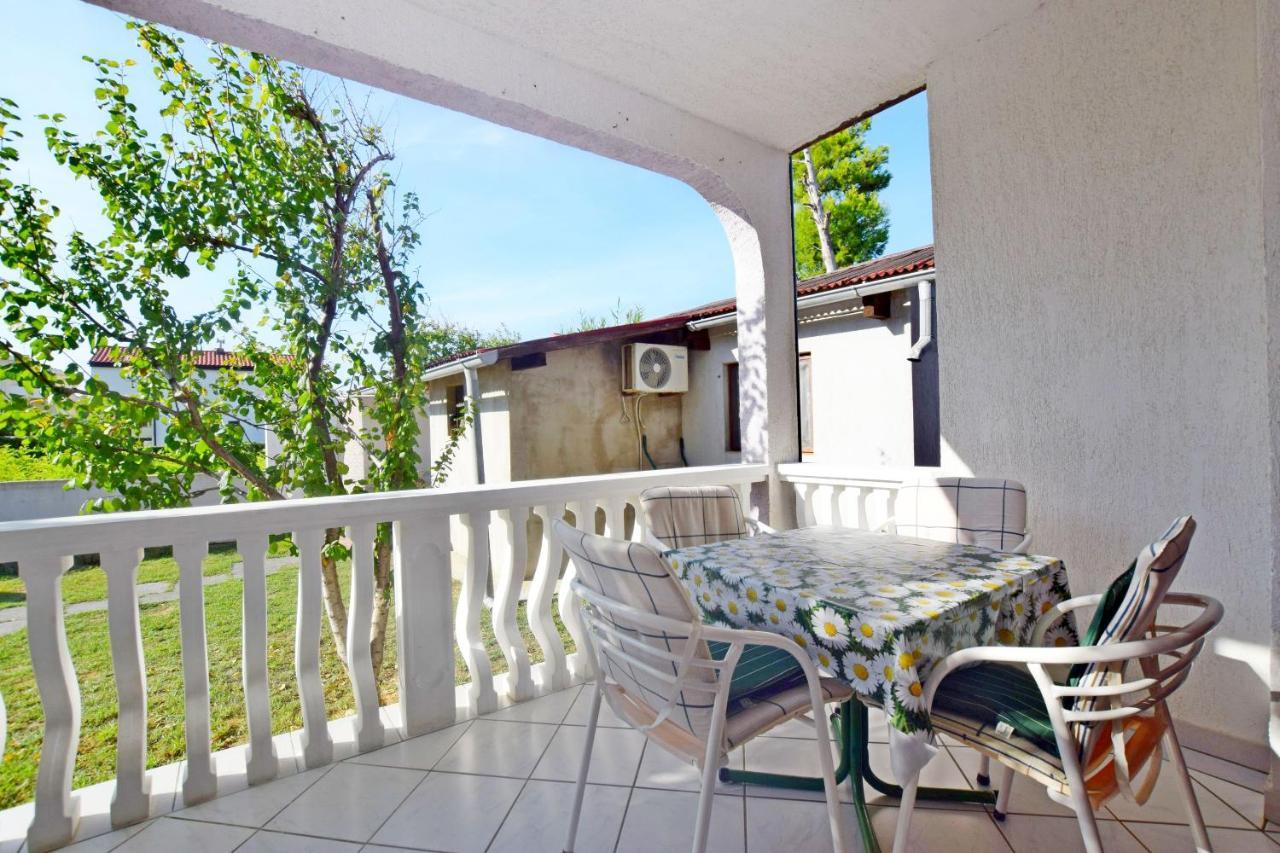 Apartments Keti Nin Luaran gambar