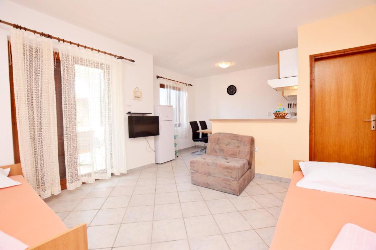 Apartments Keti Nin Luaran gambar