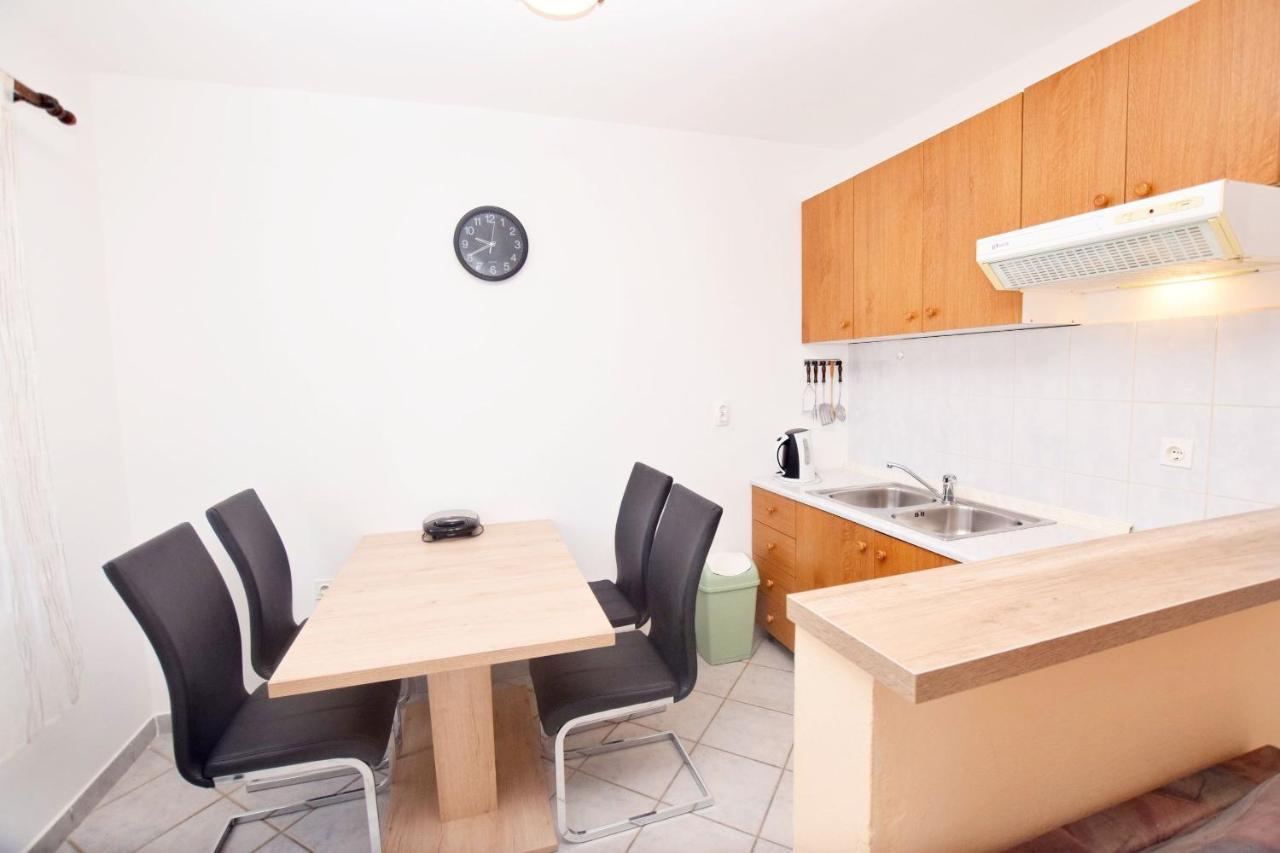 Apartments Keti Nin Luaran gambar
